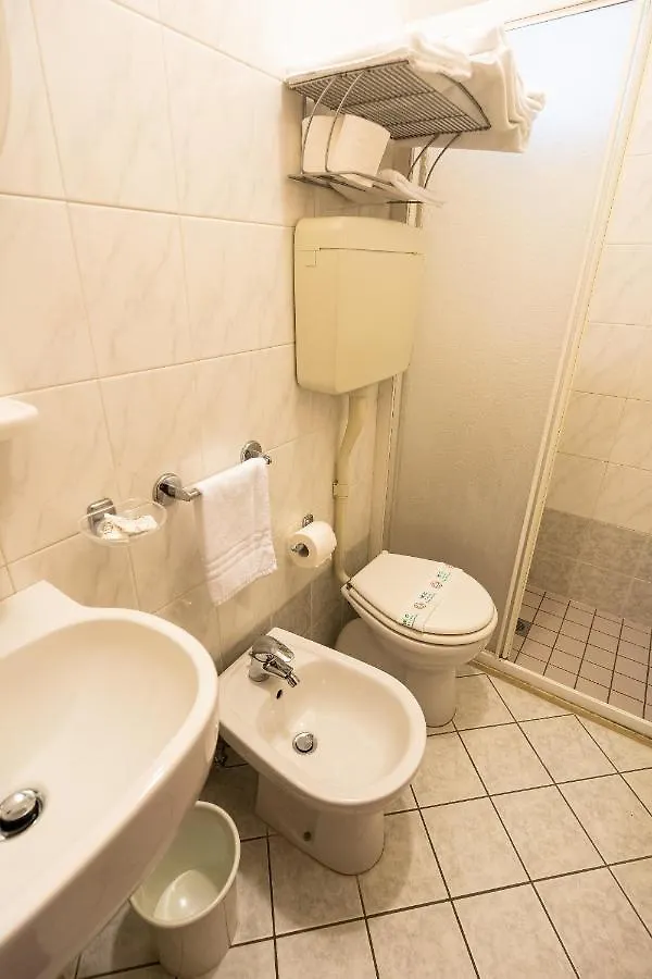 Hotel Zanella 체르비아