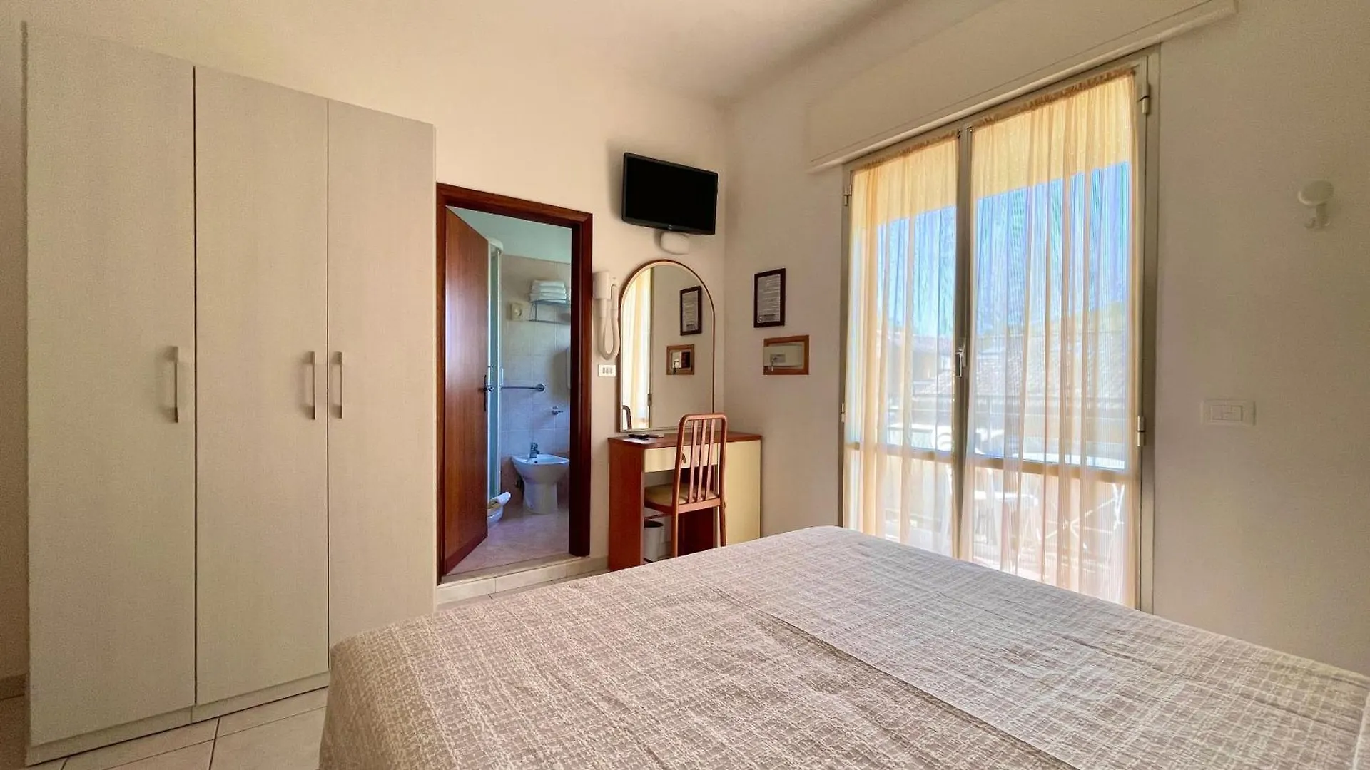 Hotel Zanella 체르비아