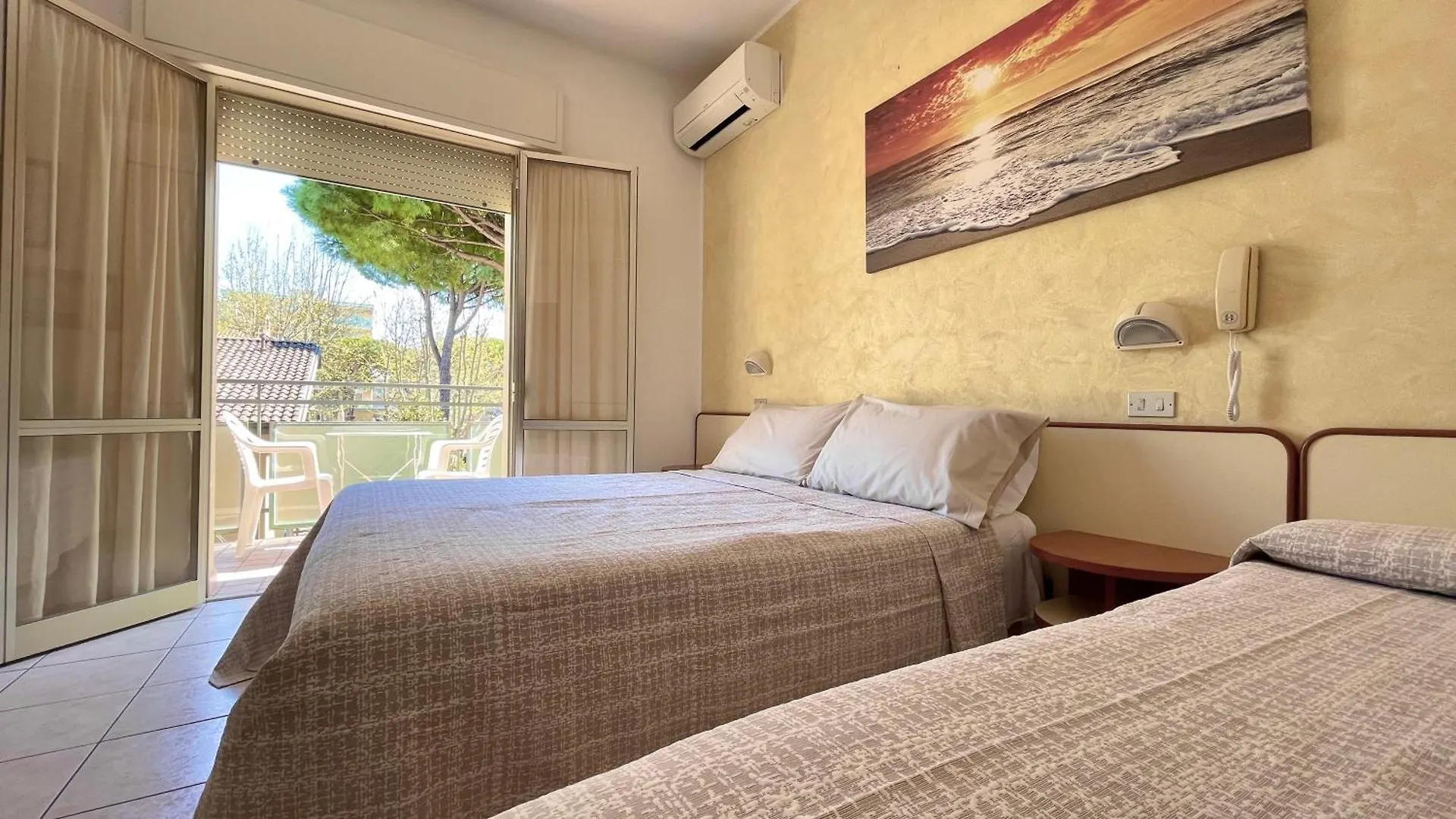 Hotel Zanella Cervia 3*,  Italien
