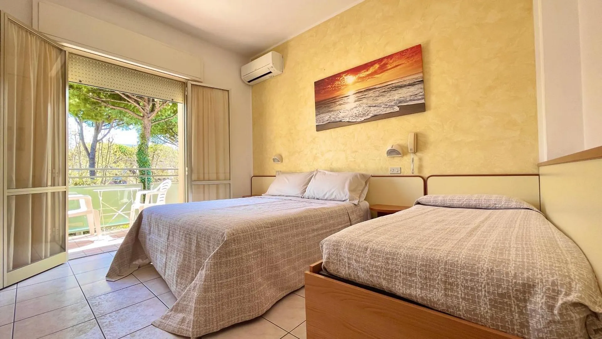Hotel Zanella 체르비아