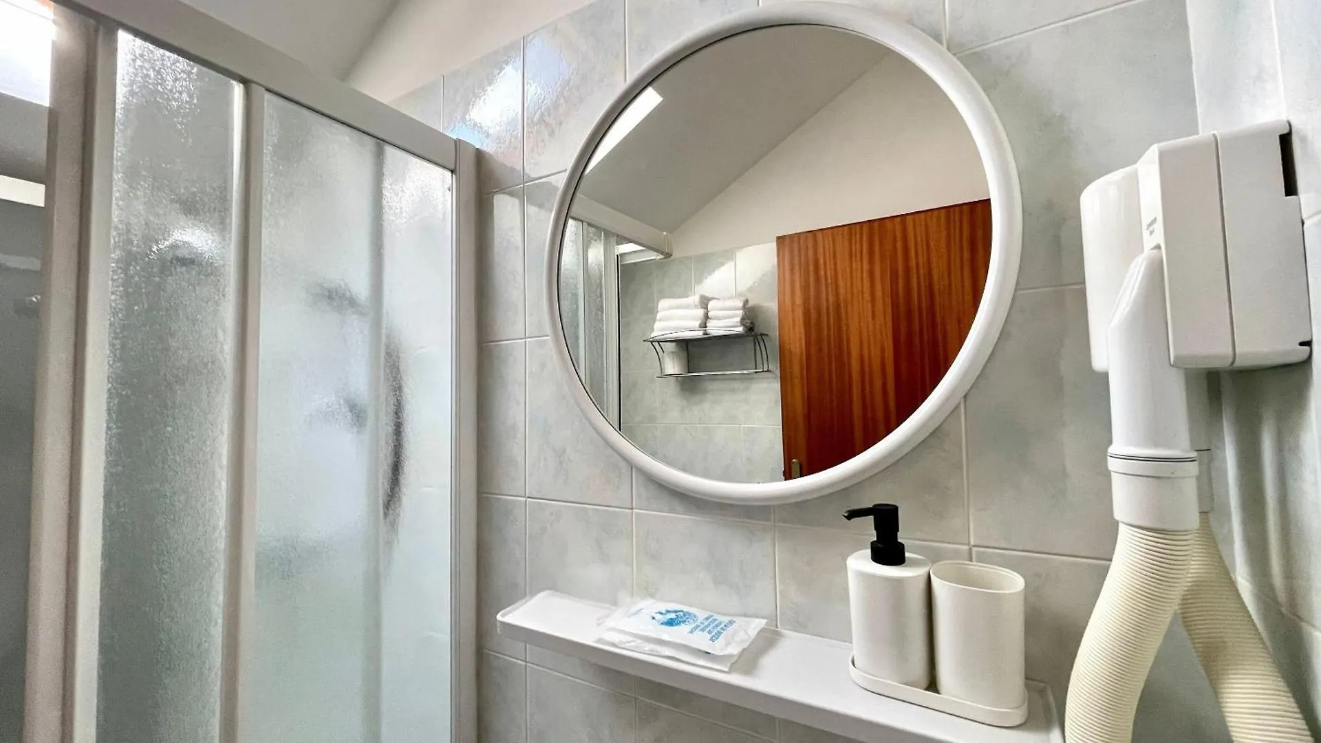 Hotel Zanella 체르비아
