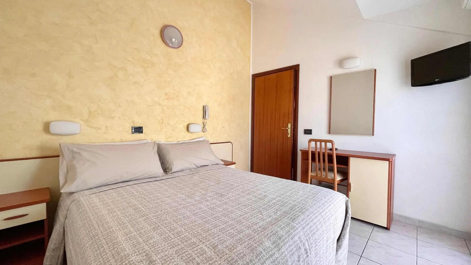 Hotel Zanella 체르비아