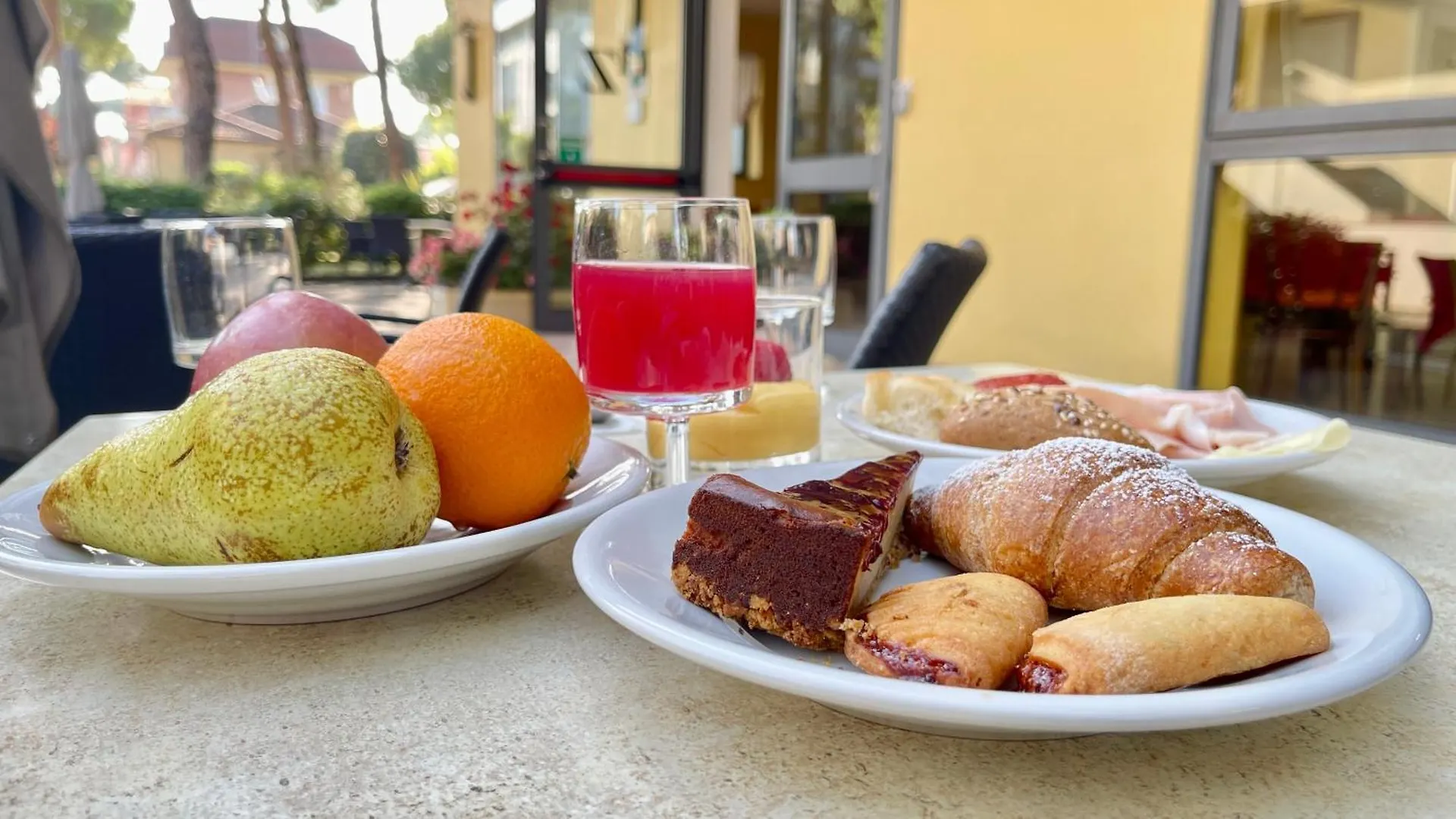 Hotel Zanella Cervia 3*,