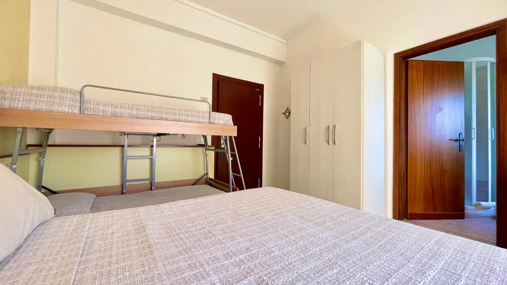 Hotel Zanella Cervia 3*,